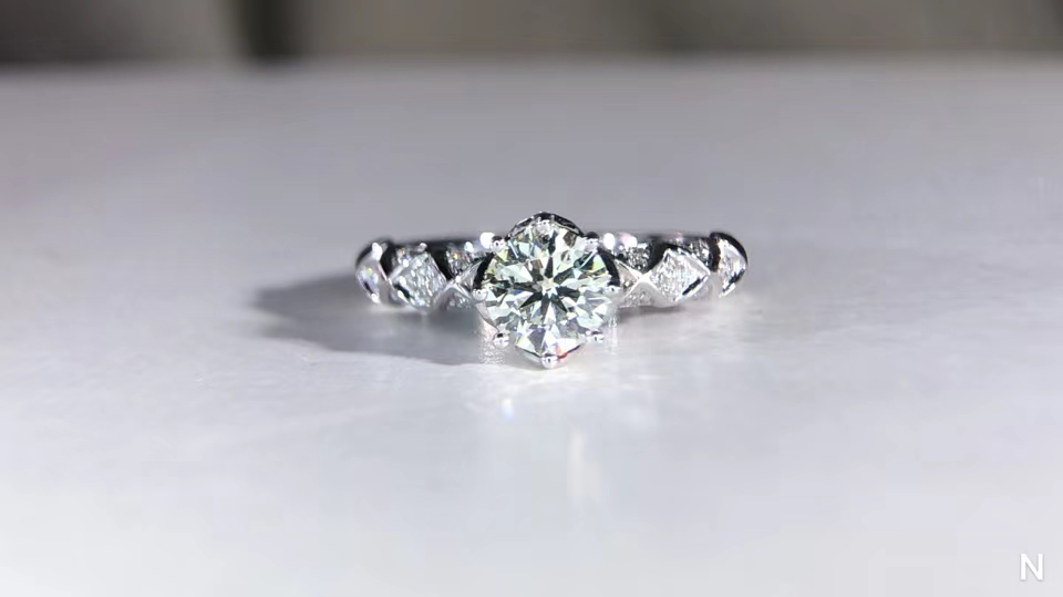 0.71ct H VS1 3EX圓鉆鉆戒,人魚噴泉款式