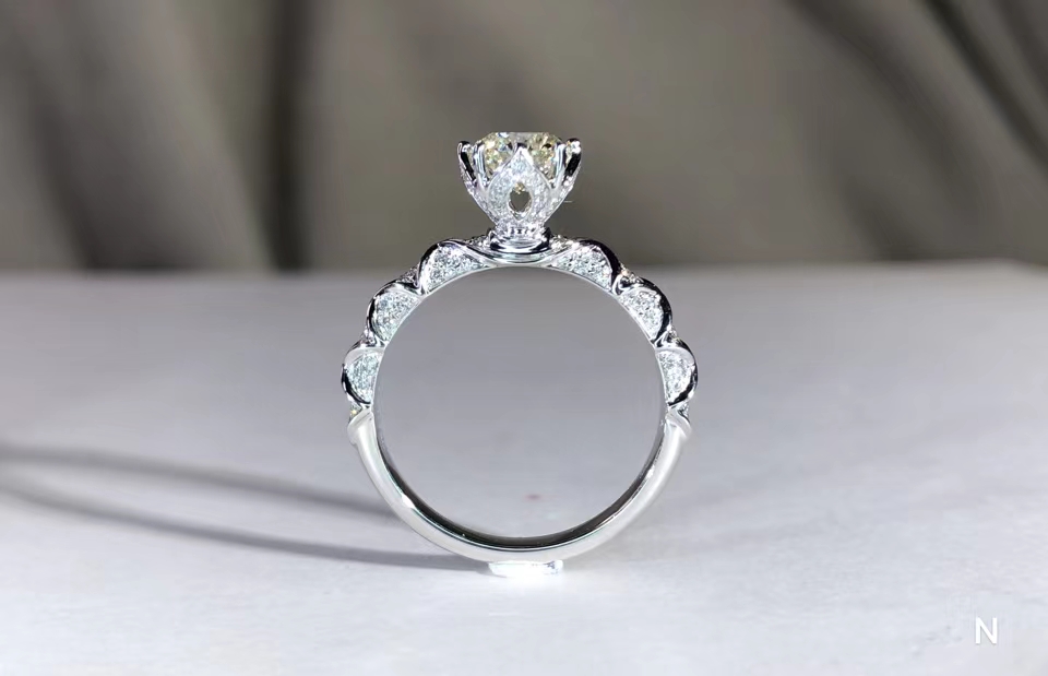 0.71ct H VS1 3EX圓鉆鉆戒,人魚噴泉款式
